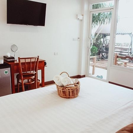 Romyen Cafe' Homestay Аюттхая Екстер'єр фото