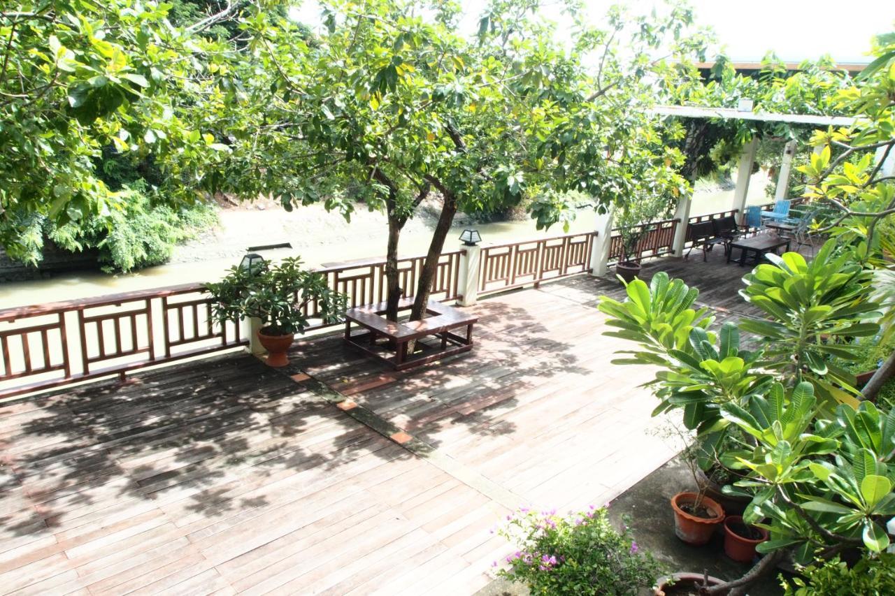Romyen Cafe' Homestay Аюттхая Екстер'єр фото