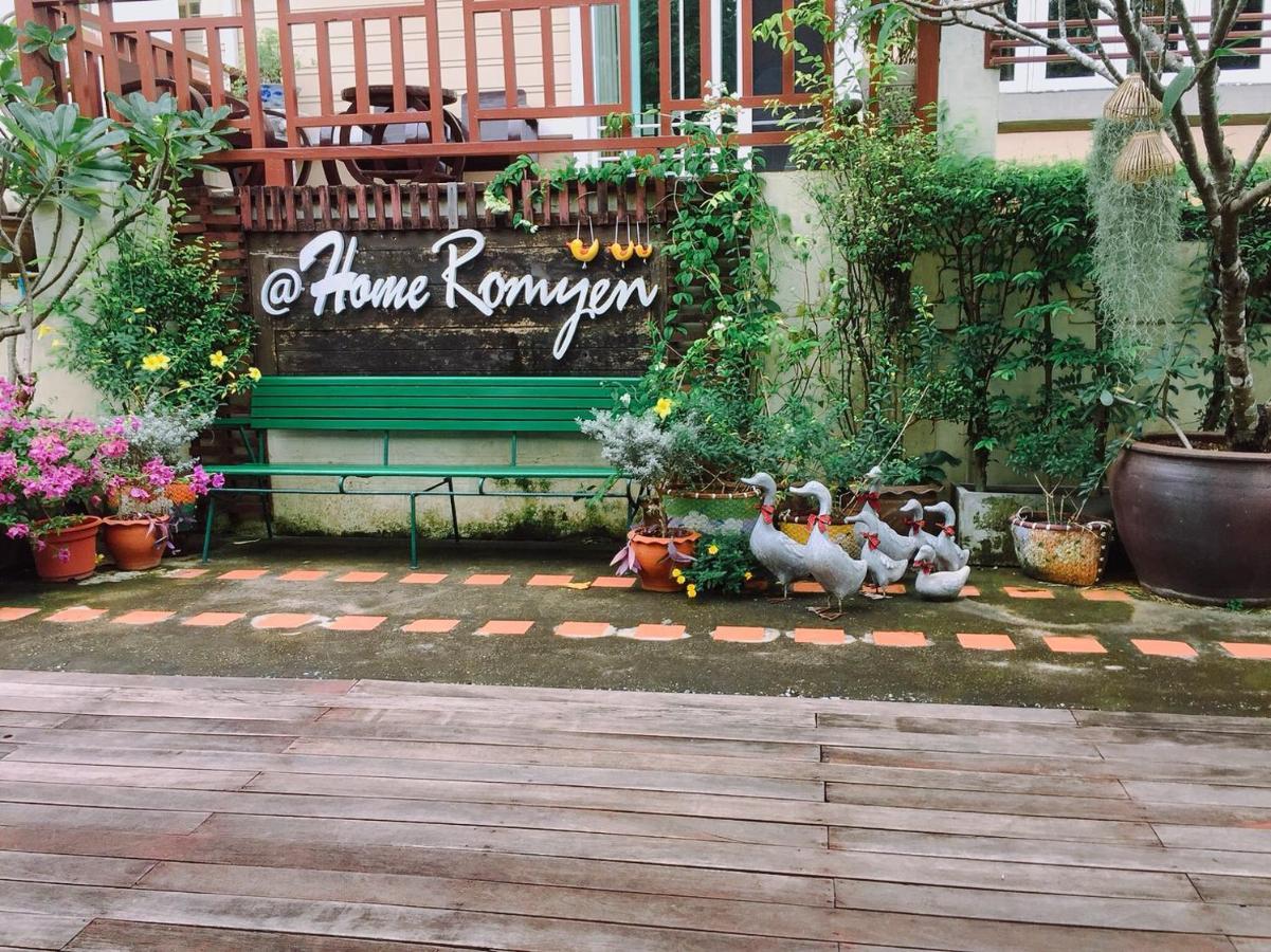 Romyen Cafe' Homestay Аюттхая Екстер'єр фото